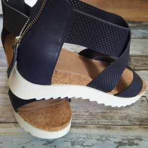 STEVE By Steve Madden Natural Comfort Navy Sandals